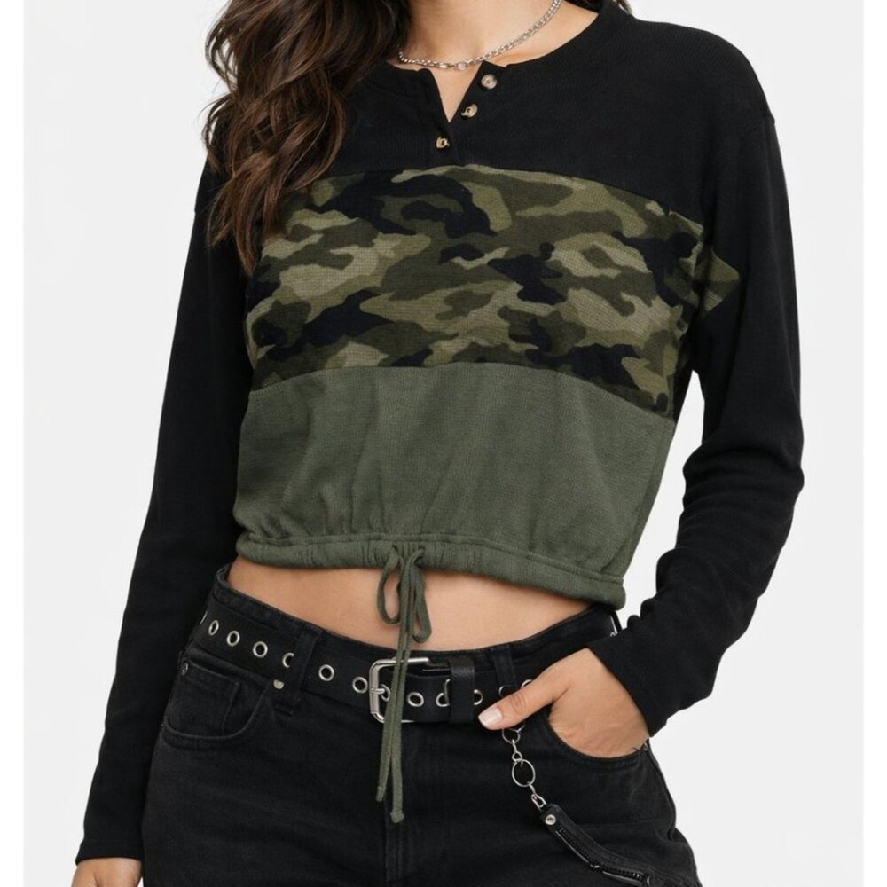 No Boundaries XS Camo Colorblock Crop Thermal Top Long Sleeve Drawstring Hem